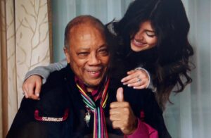 Nikki Yanofsky Instagram - Happy 90th birthday, Q!!!!! You always say that you can never be a better musician than you are a person. It’s no surprise that the man behind the legacy is one of integrity, who is beyond kind, generous, inspiring and who I love dearly!! Wishing you the best day!!!🥳🥳

PS I hope you like my message  to you on your arrangement of Let Me Love You ♥️wobble-o-knee