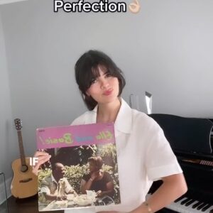 Nikki Yanofsky Instagram - ✨🎁🎶🥹