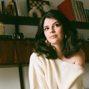 Nikki Yanofsky Instagram - Thinking about my next release 😈🤩🎶