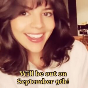 Nikki Yanofsky Instagram - C’est Si Bon will be out on Sept 9th!! Presave link in my bio ✨♥️💋amazing cover art by @ete1981