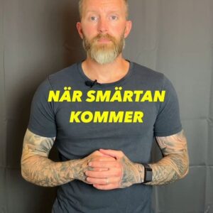 Niklas Andersson Instagram - Swipa åt sidan och följ mallen, för många kommer denna hantering att hjälpa, för andra inte. Så håll tummarna.

Att modifiera en övning innebär att du ändrar lite i utförande, det kan vara lite olika grejer så testa dig fram.

Allt från hastighet du kör i, kortare eller längre rörelseomfång, lite annan vinkel eller liknande.

En liknelse kan vara att packa en matkasse. Du packar och märker att det inte får plats, du packar om och ändrar lite på hur du packar och nu får det plats. Dvs du tar inte bort varor du ändrar bara på hur du placerar dom.

Lika så kan du ändra på utförandet i en övning, man kan ibland bli förvånad över hur en liten ändring kan göra så stor skillnad.

Lycka till 🙂