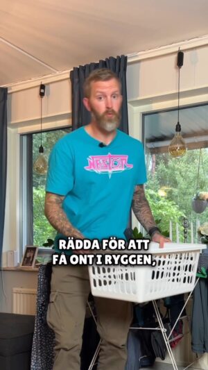 Niklas Andersson Instagram - Undvikande och rörelserädsla kan vara något som begränsar ens vardag mycket, men ibland också något som man inte ens tänker på att man utvecklat.

Att jobba tillbaka vad man skulle kalla ett normalt eller icke modifierat utförande av något handlar ofta om att utsätta sig för det läskiga men inom rimliga nivåer som man upplever att man kan hantera.

Sen utökar man med tiden!

Ibland kan det också vara bra att modifiera rörelser till vad som kanske inte känns naturligt för att klara av att göra vissa saker, men då handlar det inte om rädsla för att utföra rörelsen utan kanske mer om att göra en uppgift mindre smärtsam.

Två olika saker ☺️
