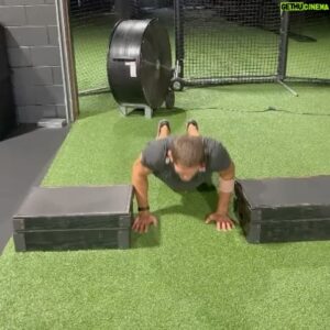 Niko Price Instagram - Another great day @gtsgym getting all the best workouts in baby. #ufc #GTS