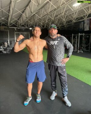Niko Price Instagram - Another great day with John at @gtsgym. So thankful for everyone around me this camp 🙏🏼 #fitness #fit #ufc #strength #recovery