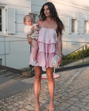 Nikol Švantnerová Instagram - Poslední střípky z eventu🌸🤍jsem vděčná, že mi moje práce dovoluje, že můžeme být všude spolu. #happytogether