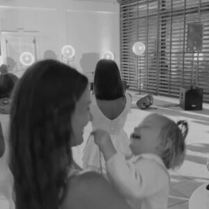 Nikol Švantnerová Instagram - Poslední střípky z eventu🌸🤍jsem vděčná, že mi moje práce dovoluje, že můžeme být všude spolu. #happytogether