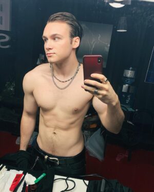 Nikolay Sobolev Instagram - Ну и нарцисс этот Соболев, да уж, ещё бы штаны снял!