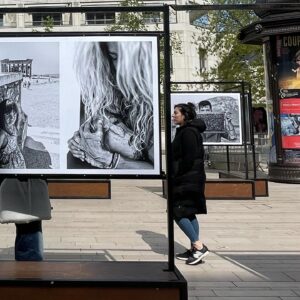 Nikos Aliagas Instagram - #Vincennes Mes photos de Grèce exposées à partir d’aujourd’hui et jusqu’au 5 mai à @vincennesmaville avec la collaboration du @centreculturelhellenique Place Pierre Sémard et rue Eugène Renaud. Une joie de vous présenter quelques séquences photographiques de #LespritGrec puisque cette année la ville de Vincennes met à l’honneur la Grèce et sa culture avec de nombreuses manifestations tt au long de ces semaines @charlotte_libertalbanel #brigittegauvain #guilettaranieri Ne manquez pas également les formidables expos photos de @erieta_attali et d’Aris Balafoutas #instanikos merci @stephanedanger1 pour les photos de l’installation.