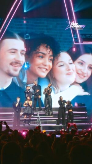 Nikos Aliagas Instagram - Vous êtes prêts pour le show ? 🤩

𝙎𝙩𝙖𝙧 𝘼𝙘𝙖𝙙𝙚𝙢𝙮, le concert événement ! 🔥

À vivre en direct de l’Accor Arena, samedi 8 juin à 21h10 sur TF1. 🎶