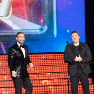 Nikos Koklonis Instagram - Μοναδικές στιγμές ζήσαμε χθες στον Τελικό μας! 🎄✨🎉
Με μεγάλες ανατροπές, αλλά και πολλή χαρά και συγκίνηση. Ήταν μια ανεπανάληπτη ξεχωριστή γιορτή για όλους μας: τα παιδιά, τους κριτές, τους καθηγητές, αλλά και για όλους εσάς που εδώ και τρεις μήνες αγκαλιάσατε την Ακαδημία και στηρίξατε τους σπουδαστές σε κάθε τους βήμα- αναδεικνύοντας και τον μεγάλο νικητή, την υπέροχη Άννα μας!
Το Fame Story έγινε μια μεγάλη οικογένεια και σας ευχαριστώ για όλα όσα ζήσαμε μαζί και το δυναμικό “παρών” που δώσατε στον μεγάλο μας Τελικό, κάνοντάς μας πρώτη σας επιλογή. 
Μεγάλο ευχαριστώ στους αγαπημένους Κριτές μας: 
🎼Τον ένα και μοναδικό Αντώνη Ρέμο που χθες μας απογείωσε με τα λατρεμένα του τραγούδια και τη μαγική του φωνή.
🎼Την εκρηκτική Ελένη Φουρέιρα που έβαλε fuego στη σκηνή, κάνοντας τον τελικό μας ένα αξέχαστο πάρτι! 
🎼Τον Γιώργο Αρσενάκο που μαζί κάναμε πραγματικότητα το όνειρο του Fame Story μετά από συζητήσεις και προσπάθειες που κράτησαν χρόνια.
🎼Τον Light που ήταν η αποκάλυψη του σόου και ένας νέος αγαπημένος συνεργάτης για μένα. 
Θέλω να πω μπράβο σε όλα τα παιδιά για την μεγάλη τους εξέλιξη, αλλά και στο team των καθηγητών που τα στήριξαν και τα βοήθησαν να ανακαλύψουν τις δυνατότητες που έχουν για να κάνουν τη διαφορά στο καλλιτεχνικό στερέωμα. Μπορεί ο νικητής να είναι ένας, αλλά είμαι βέβαιος πως θα δούμε πολλούς από τους σπουδαστές της Ακαδημίας μας να κάνουν σπουδαία πράγματα επαγγελματικά.
Και φυσικά ένα πολύ μεγάλο ευχαριστώ στη διοίκηση του Star και σε όλη την εξαιρετική ομάδα που δουλέψαμε μαζί αυτούς τους 3 μήνες! 
Ανυπομονώ για τη συνέχεια! Οι συμμετοχές για το επόμενο Fame Story έχουν ήδη ανοίξει!
#koklonis #famestory #grandfinal