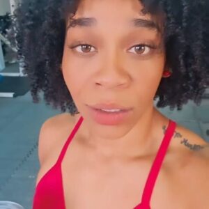 Nilka García Solís Instagram - The love you show today is done every day.....so if you don't love me, you can't stand me, and you don't follow me on my social pages then......
listen to the song until the end ! 

❤️🖤❤️

luv you all! 🤣😂😅