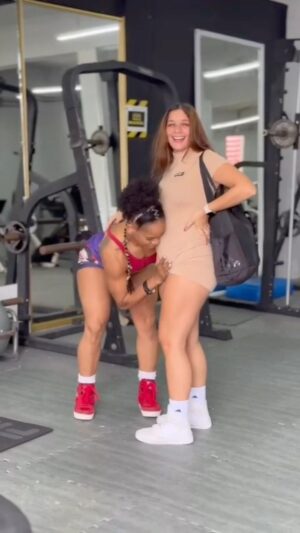 Nilka García Solís Instagram - Entrenamiento Personal ➡️ Descubre cómo el entrenamiento prenatal puede hacer que tu embarazo sea más saludable, fortalecer tu cuerpo y prepararte para el parto. 💪👶✨ 

Días y Horarios: Lunes a Jueves (10AM-3PM)

#MamásFuertes #TeamAbusador