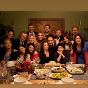 Nilüfer Açıkalın Instagram - benim güzel ailem ❤️ #SaklaBeni ❤️. @urazka @cemrebaysel @asude_kalebek @erbulaksevinc @ceydadvenci @tokdemirsera @senay_gurler @goksenates @sanataevet #edipsaner @seydaakovabalcioglu @yigitcanergin @nizamnamidar @kamilguler72 @talaycihan @saklabeniresmi
