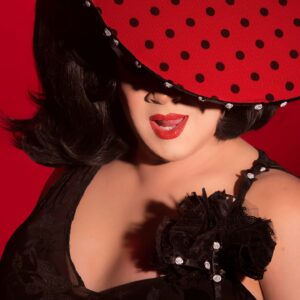 Nina West Instagram - Polka dot she betta don’t ⚫️🔴⚫️🔴

👗 ME!
🎩 @marcoswigs 
💄 @callitodeh 
📸  @jenniferlenglert 

#rupaulsdragrace #allstars9 #ninawest #makeyourownkindofrusic
