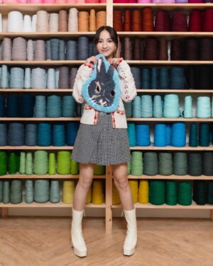 Ning Chang Instagram - 思念是一隻兔🐰

這輩子不可能再複製出比哪尼更可愛漂亮的兔子了。

長越大，
越容易面對到各種離別。
我們要做的，
是好好珍惜在一起的時光，
好好難過，
好好道別，
好好放下，
好好把美好留在心中，
好好帶著繼續走下去。

Special thanks 🙏

場地提供＆教學 @nu__studio 

🪡 : @or.huang 
🧥 : @majeparis 、 @toryburch 
👖
💄 : @nash_chen 
💇🏻‍♀️ : @dennisfei_official 
📸 : @0uwang 

#DWSENT
#自由試娛樂 
#一間有溫度的經紀公司
#ninghowstyle