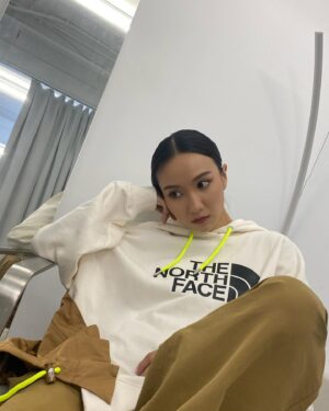 Ning Chang Instagram - 👾👾👾

這幾天，都要待在寬鬆舒適的衣服裡耍廢。

@tnf_urbanexploration_taiwan 

#thenorthface 
#neverstopexploring
#ninghowstyle