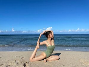 Ning Chang Instagram - 寗寗張の不專業瑜珈小教室

Mermaid Pose
美人魚式

開肩
開胸
開髖
開開玩笑呵呵呵（誤）

34歲，寗寗張，想當人魚的瑜人🧜🏻‍♀️

#瑜人寗
#人魚寗
#邀寗一起做瑜珈
#寗寗張的不專業瑜珈小教室