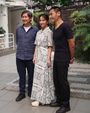 Ning Chang Instagram - 去年這個時候拍攝的《唱歌給你聽》終於要和大家見面了，4月20日會來聽我唱歌的請舉手🙋🏻‍♀️

編劇、導演：陳文彬
主演：夏靖庭、張寗、黃采儀、莊岳、吳采庭
配樂：林生祥
播出時間：4月20日(週六)晚間9點首播

Special thanks 🙏

👗 : @toryburch 
💎 : @toryburch 
💄   💇🏻‍♀️ : @husiniiimakeup 
📸 : @jillhu19 

#唱歌給你聽
#ShapeofLove
#4月20日
#客家電視
#客家電影院
#ninghowstyle
#DWSENT
#自由試娛樂 
#一間有溫度的經紀公司
@dreamwillsee