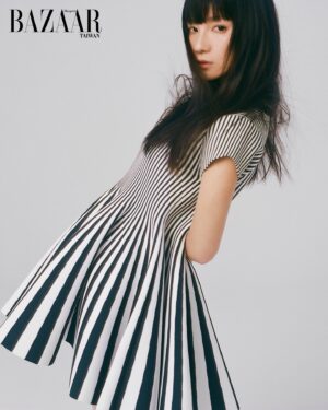 Ning Chang Instagram - @harpersbazaar_tw 

酒醉女的心事你可以不理睬
寗寗張的美照你不可以不讚

#bazzar 
#黑的教育 
#ninghowstyle