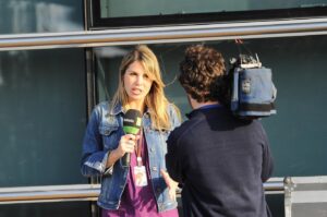 Nira Juanco Instagram - Hoy arranca una nueva temporada de F1 y me gusta recordar ese primer día, esa primera conexión “formulera, hace ya 13 años.
#Australia2009 #lasexta #nervios #F1