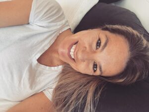Nira Juanco Instagram - 22022022 

Pongamos color y sonrisa a este día especial!☀️🌈😊