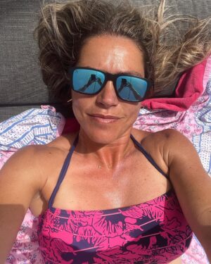 Nira Juanco Instagram - El verano continúa! 😎 👙 🏝 

#familydays #grancanaria #sanagustin #vacaciones2022