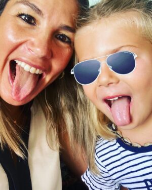 Nira Juanco Instagram - Gracias por elegirme porque contigo todo es mejor. Eres un sueño hecho realidad (por no recurrir al topicazo de la lotería). Felicidades princesa! 
Te quiero hasta el ♾ y 🚀 

#miniña #Valeria #cumpleañosfeliz #5años #masbuenaybonitanosepuede