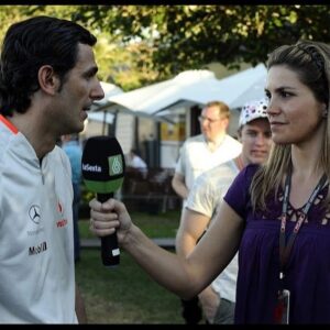 Nira Juanco Instagram - Hoy arranca una nueva temporada de F1 y me gusta recordar ese primer día, esa primera conexión “formulera, hace ya 13 años.
#Australia2009 #lasexta #nervios #F1