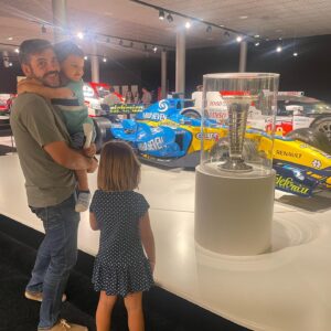 Nira Juanco Instagram - Compartiendo con mi familia mi pasión! 
@circuitomuseofa 🙏🏻