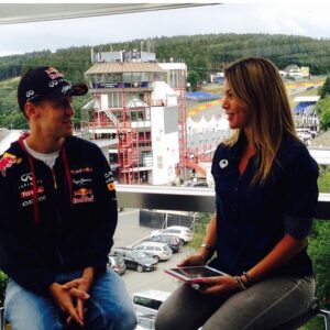 Nira Juanco Instagram - Si hay un piloto al que entrevisté y con quien me reía mucho, ése era #sebastianvettel . He perdido muchas de las fotos de mis años en F1 y de muchas de esas entrevistas. Pero los recuerdos y los buenos momentos se llevan dentro. 
La F1 dice adiós a un tipazo, además de gran piloto! 
Gracias por todo Seb, fue todo un honor!
#DankeSeb #tipazo #tetracampeon