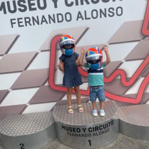 Nira Juanco Instagram - Compartiendo con mi familia mi pasión! 
@circuitomuseofa 🙏🏻