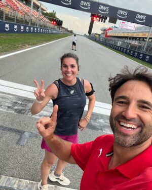 Nira Juanco Instagram - GP España F1 2023:

1. Ambiente
2. Las tres “pit reporteras” y amigas
3 Con #Busquets que no puede ser más majo (y alto)
4. Con mi @melissajimenezgp 
5. Revuelo Mbappé
6. De buena mañana
7. #runthattrack