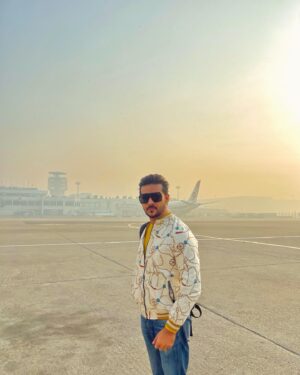 Nirab Hossain Instagram - আমি আসছি আজ বিকাল ৪টায় আল হারামাইন পারফিউমের ১৬তম শাখা,রাজশাহীর বোয়ালিয়ায়, রয়েল রাজ হোটেলে।এ উদ্বোধন অনুষ্ঠানে অপরূপ সুগন্ধির দুনিয়ায় আবিষ্কার করুন নিজেকে। 
দেখা হচ্ছে সবার সাথে।