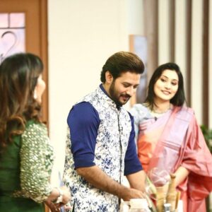 Nirab Hossain Instagram - রান্না করে দেখেছি 
রান্না করাও দেখেছি 
মজা শুধু খাওয়াতে...
রোজার বিশেষ ইফতারি রান্নার আয়োজনে মাছরাঙ্গা টেলিভিশনে।
Niaz Morsed Razib (রান্না জগতের এক অনবদ্য নাম)