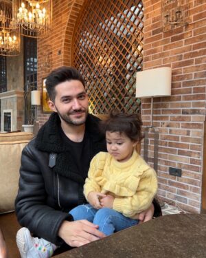 Nisan Hakan Özkan Instagram - Sırasıyla birinciyi balım @sedaozkannn  ikinciyi ben, üçüncüyü de Eva çekti 😒 #nisanhakan #sedaözkan #evaqueen