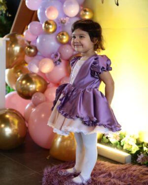 Nisan Hakan Özkan Instagram - Seni çok seviyoruz kızım🤍sen bizim gün ışığımızsın

17.01.21~Eva 3 yaşında🎂