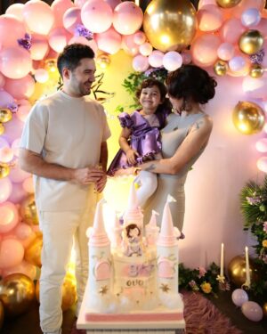 Nisan Hakan Özkan Instagram - Seni çok seviyoruz kızım🤍sen bizim gün ışığımızsın

17.01.21~Eva 3 yaşında🎂