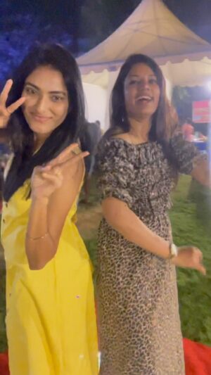 Nisha Jagadeeswaran Instagram - Jiluku jimpang..😜 @divyamaheswari ❤️

#reels #reelsinstagram #reelsvideo #pradeepranganathan #lovetoday #movie #fun #song #video #nishajagadeeswaran