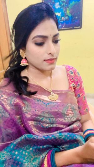 Nisha Jagadeeswaran Instagram - En bakthiyum kuraivadhu ilai..❤️

#reels #reelsinstagram #reelsvideo #reelsindia #movie #songs #nishajagadeeswaran