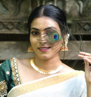 Nisha Jagadeeswaran Instagram - Happy onam..😊

Mua sumithra_makeup_boutique 
Captured @mayaphotography_2