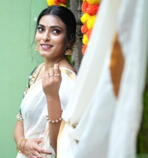 Nisha Jagadeeswaran Instagram - Happy onam..😊

Mua sumithra_makeup_boutique 
Captured @mayaphotography_2