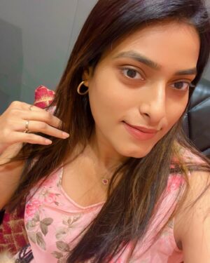 Nisha Jagadeeswaran Instagram - The art of doing nothing – mastered. 😌 #Bliss”

@toniandguyindia #toniandguyvillivakkam