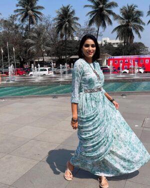 Nisha Jagadeeswaran Instagram - With patience you grow you heal and shine..😍

#event #emcee #coimbatore #rotary #rotarions #nishajagadeeswaran