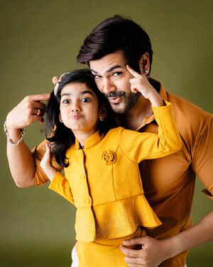 Nisha Krishnan Instagram - The 'Roles' I have played in life may be Many ...
But that of a 'Father' is uncomparable to Any...

Donning this Role taught me 'Unconditional Love'...
A Life lesson it showed me is 'Living in The Now'....

To be your HERO - will always be my biggest 'High'...
And my deepest DESIRE - To give u Roots to 'Grow', And Wings to 'Fly'...

A few words I penned down, dedicated to all the amazing fathers in the World ❤...HAPPY FATHERS DAY !!

#HappyFathersDay #Amar #Samaira

#AmarGanesh 
#SamairaGanesh
#GaneshVenkatram
#HappyFamily
#lovelifelaughter

@prettysunshine28

📸 : @mommyshotsbyamrita