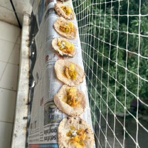 Nishant Tanwar Instagram - Bachpan se mummy ne Dada ji ka aur Dadi ji ka shraadh karna sikhaya. Jaldi subah uth kar unke pasand ka khana banana aur phir terrace par ja kar ussey parosna aur phir kauve (crows) ka wait karna. Phir brahman bhoj ka sara bandobast dekhna. Kabhi nahi socha tha ki ek din aise he mujhe mummy ka shraadh karna padega. is saal pehla shraadh tha mummy ka. Yaad to roz he aati hai par aaj ye sab karte hue ek saal baad bhi yakeen karne ka mann nahi kar raha tha. Par ab yahi life hai. Acche burey waqt mein jyada miss karta hoon. Mummy yaar tu jahan bhi hai mujhe dekh kar muskuraate rehna aur mera dhyaan rakhna kyonki mujhse to nahi rakha ja raha. Miss you. Nitu ❤️