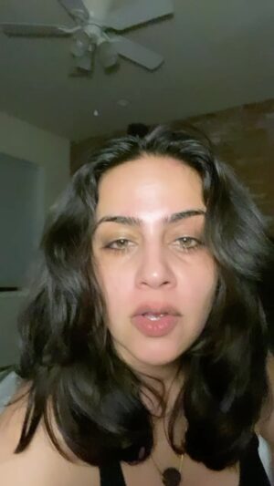 Nishi Munshi Instagram - Conflict Resolution 101: When someone screams at you, start singing at them. Immediately. #letsbothbedelusional #conflictresolution #conflictmanagement #hr