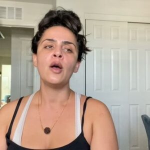 Nishi Munshi Instagram - A conversation with Divine Mother. Gujarati Bhajan (Devotional music) Hope it brings some peace to you today. Written & composed by Avinash Vyas #maaditaarukanku #divine #mother #gujarat #IndianSong #bhaarat #taalrupak #aasaavari great song to practice breath control