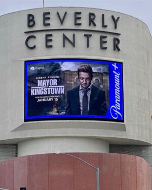 Nishi Munshi Instagram - This is pretty gosh darn cool. Season 2 of @mayorofkingstown firing up 🔥 I can’t believe we all came together to make this. Don’t miss it. @paramountplus #mclusky #mayorofkingstown #jeremyrenner #diannewiest #incarceration #prisonsystem #itshere #popoff #season2  @marqueentgroup @emmakris @slatepr