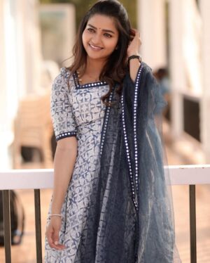 Nithya Ram Instagram - 🦋.
.
.
.
.
.
.
.
.
.
📷: @viki_pixer 
👗: @chakrabortymukta