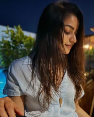 Nithya Ram Instagram - This & That 📸🤎 #goodvibesonly #mood #chilltime #happysoul #loveyourself❣️